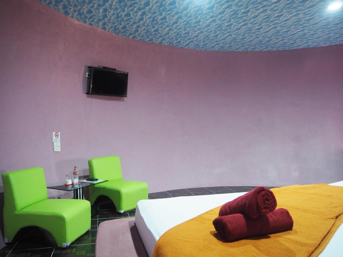 Motel Fruit House Pattaya à Bang Lamung Extérieur photo