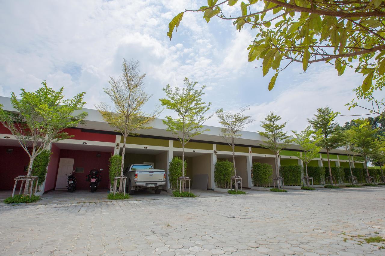 Motel Fruit House Pattaya à Bang Lamung Extérieur photo